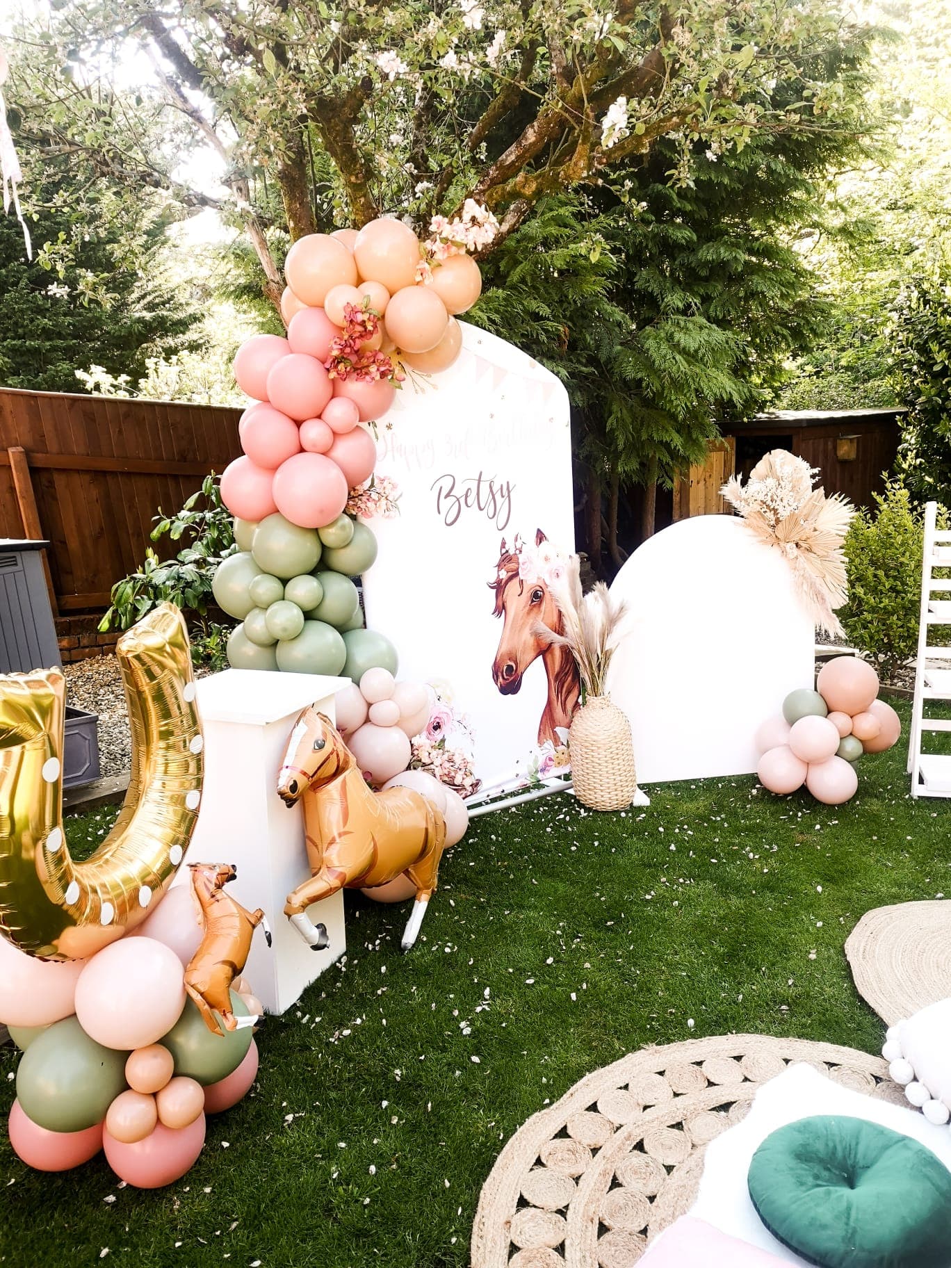 Birthdays balloon styling